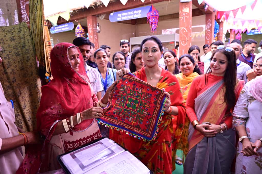 “जयपुर में ‘स्वयंसिद्धा’ हस्तशिल्प प्रदर्शनी का भव्य शुभारंभ