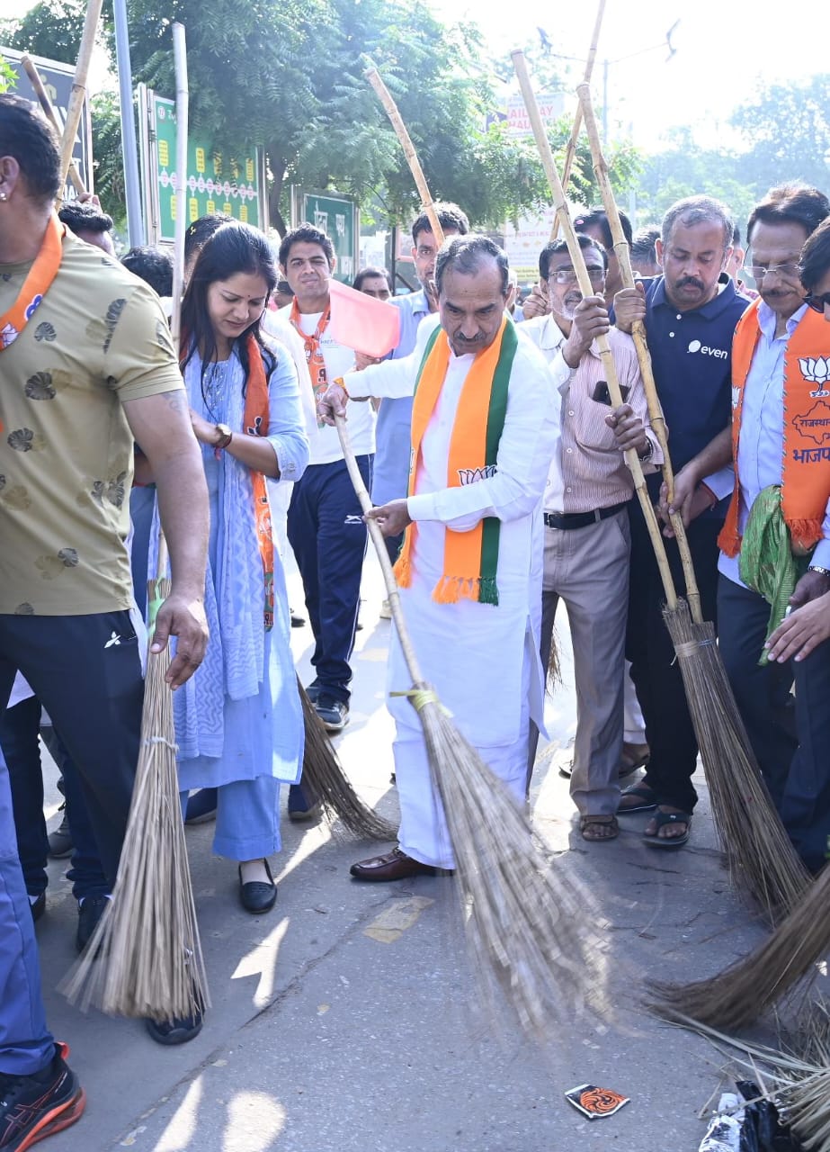 राष्ट्रपिता महात्मा गांधी के आदर्श आज भी प्रासंगिक, शास्त्री  के योगदान को भी नमन : मदन राठौड़
