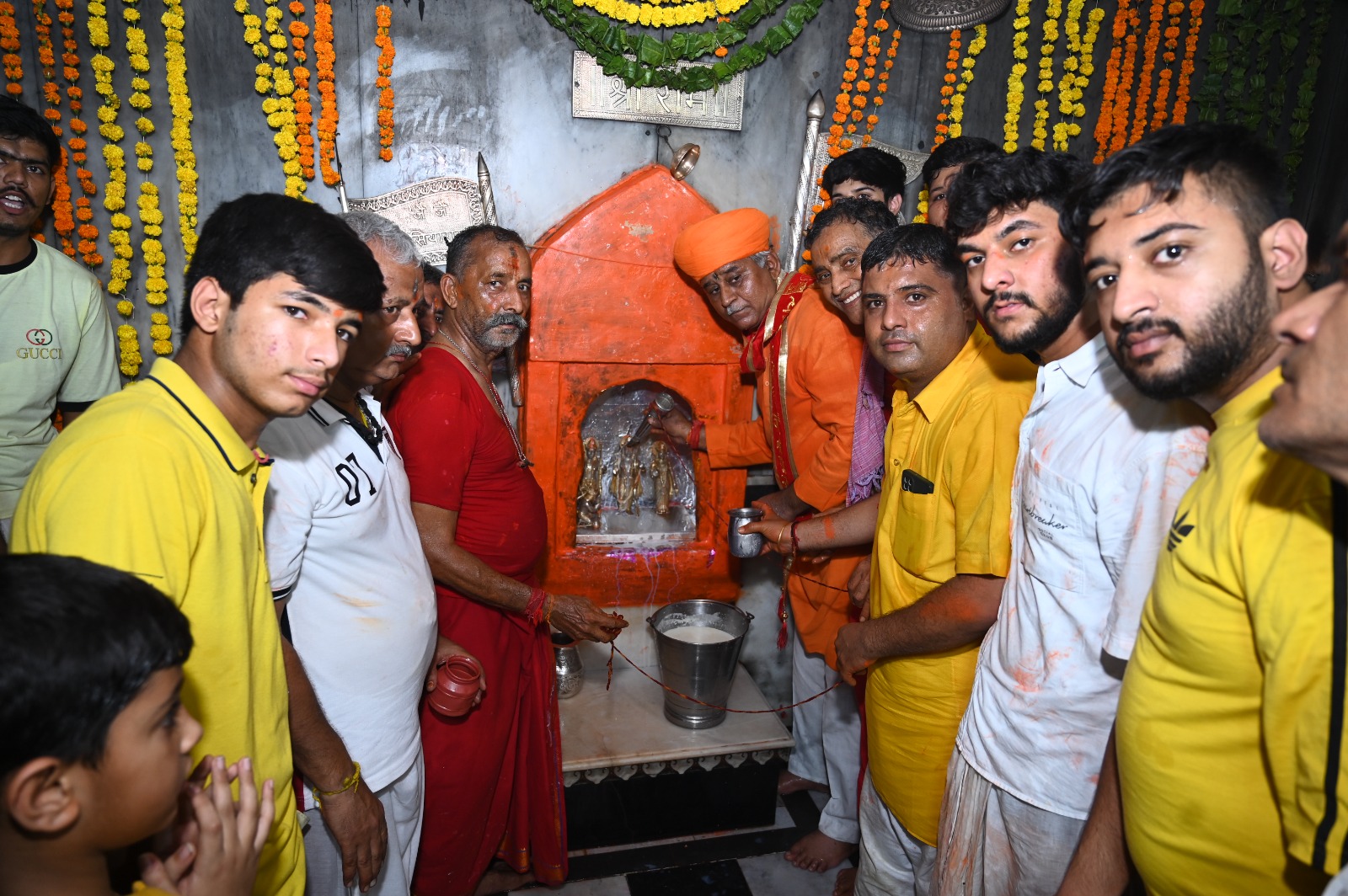 श्री पूनरासर धाम में बही भक्ति की अविरल धारा, भगवान श्री राम का राज्याभिषेक किया श्री पूनरासर धाम में बही भक्ति की अविरल धारा, भगवान श्री राम का राज्याभिषेक किया
