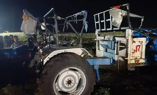 मप्र के खंडवा में दुर्गा विसर्जन के दौरान हादसे के बाद की तस्वीर मप्र के खंडवा में दुर्गा विसर्जन के दौरान हादसे के बाद की तस्वीर