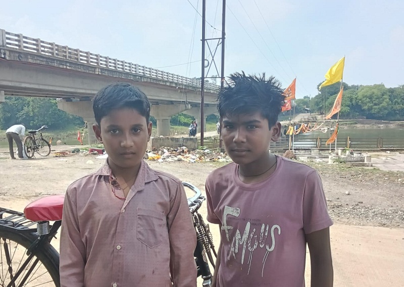 विदिशाः होमगार्ड की सतर्कता से दो मासूमों की जान बची विदिशाः होमगार्ड की सतर्कता से दो मासूमों की जान बची