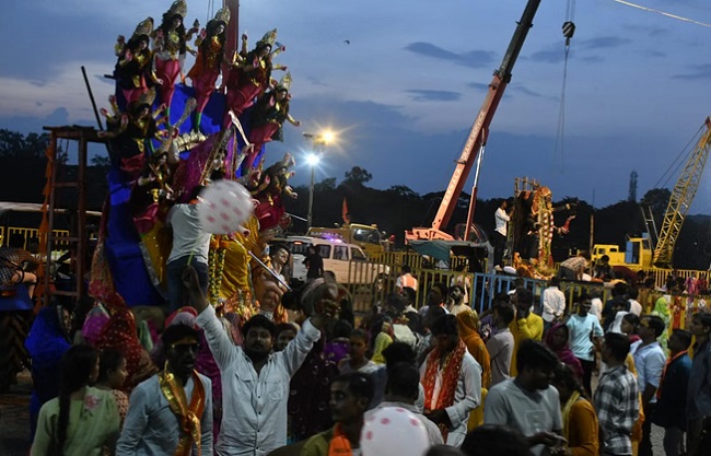दुर्गा प्रतिमाओं का विसर्जन