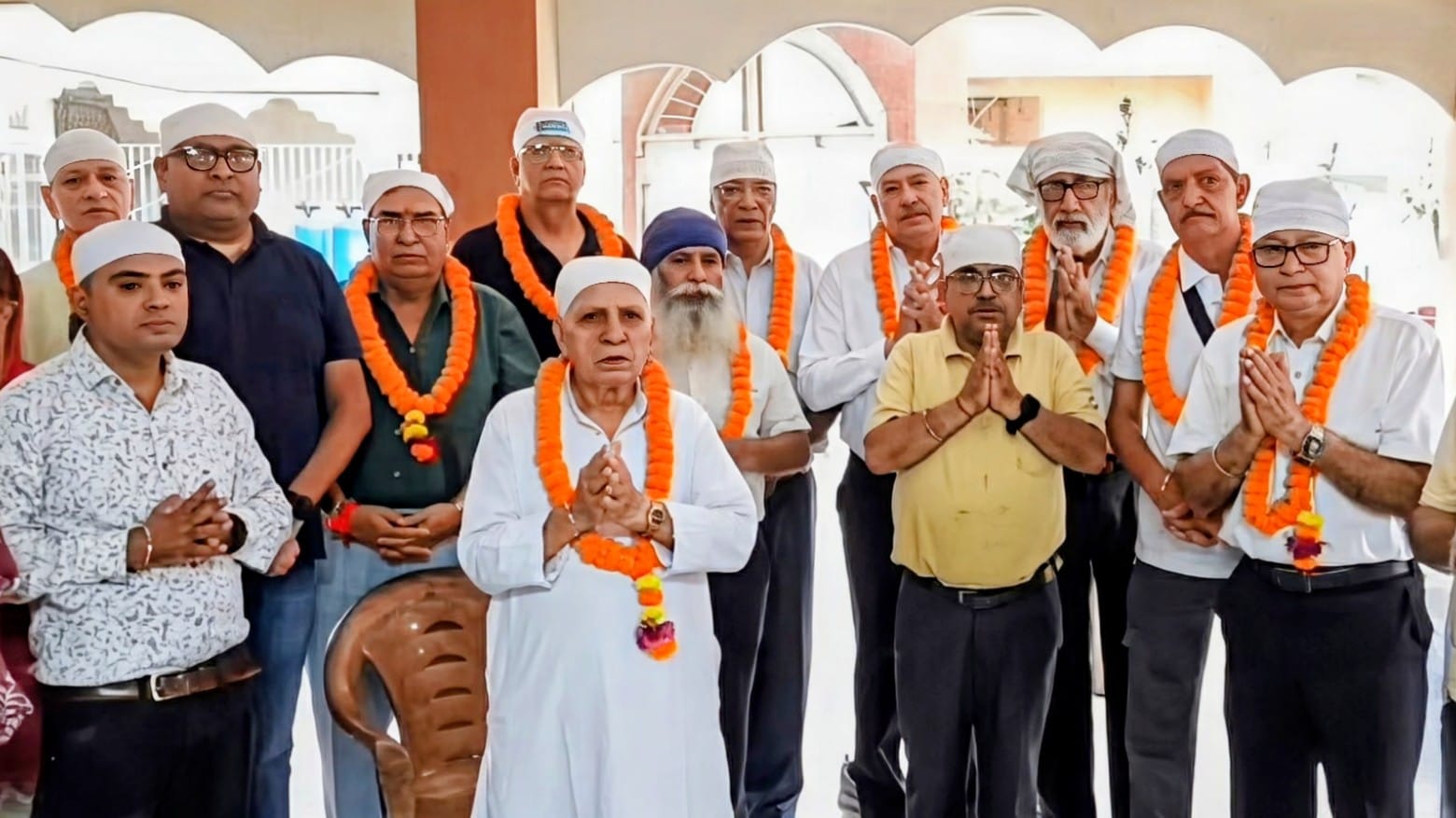 महाराष्‍ट्र रवाना होने से पहले मौजूद सदस्‍यगण