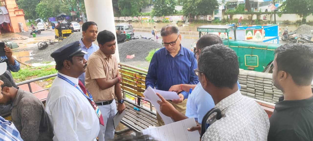 drm-inspects-belda-station-amrit-bharat-upgrade