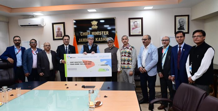 राहत और पुनर्वास कार्यों में सहायता के लिए जम्मू-कश्मीर बैंक ने मुख्यमंत्री राहत कोष में 4 करोड़ 10 लाख का दिया योगदान