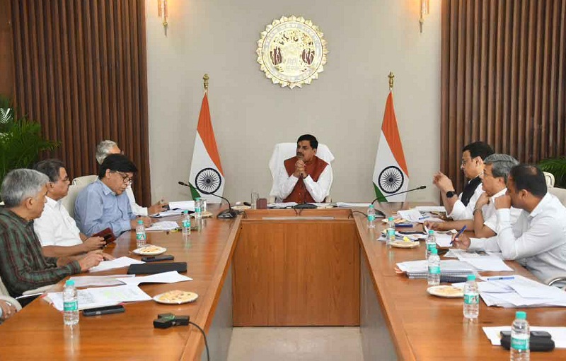 मुख्यमंत्री ने की श्रीराम पथ गमन और ओरछा में श्री रामराजा लोक निर्माण की समीक्षा मुख्यमंत्री ने की श्रीराम पथ गमन और ओरछा में श्री रामराजा लोक निर्माण की समीक्षा