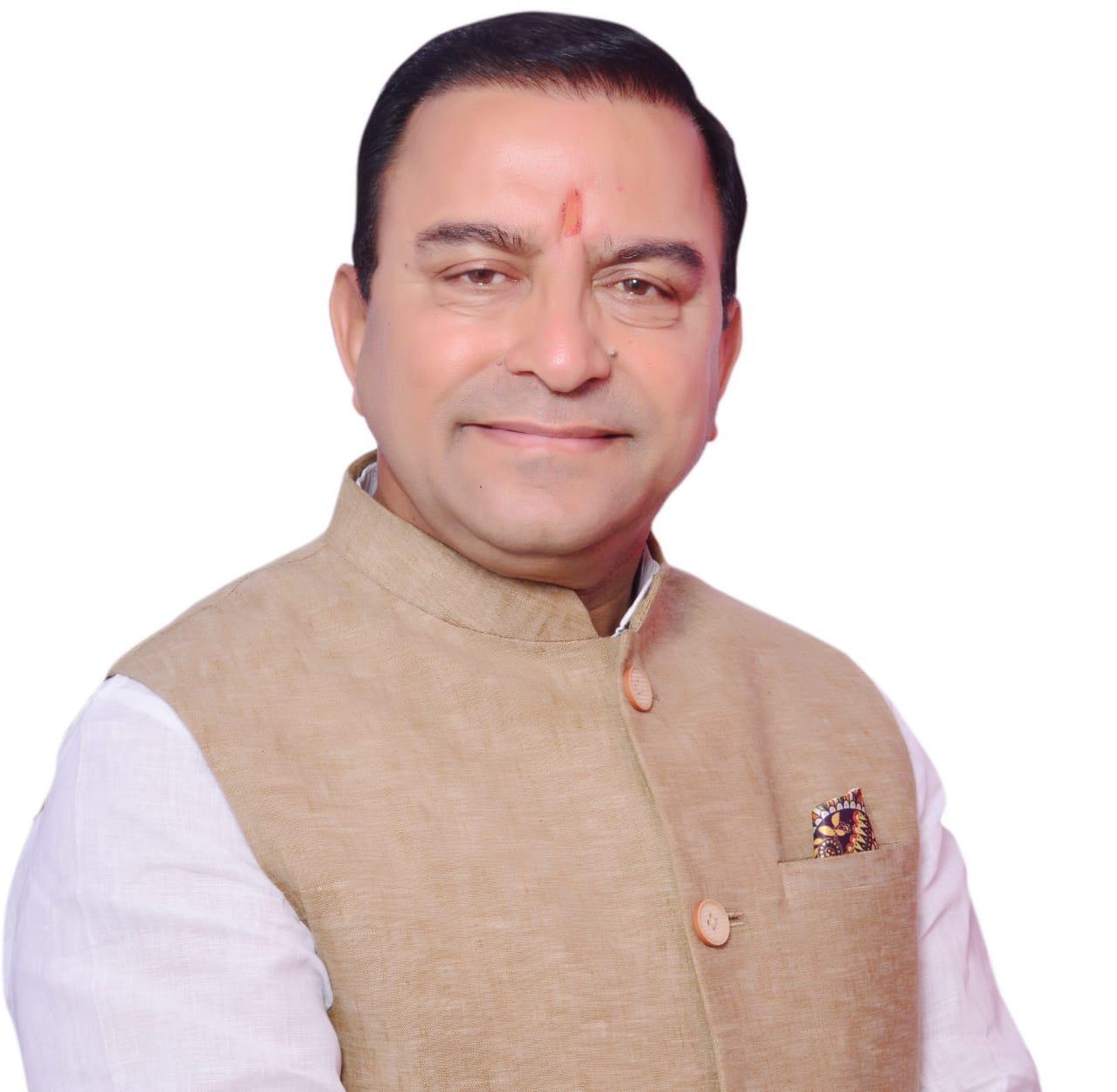 त्रिलोक कपूर।