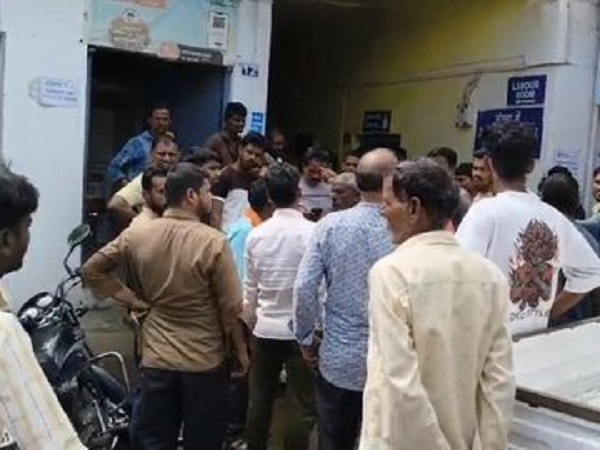 पन्ना : खेत में चारा काटते समय करंट लगने से सास बहू की मौत पन्ना : खेत में चारा काटते समय करंट लगने से सास बहू की मौत