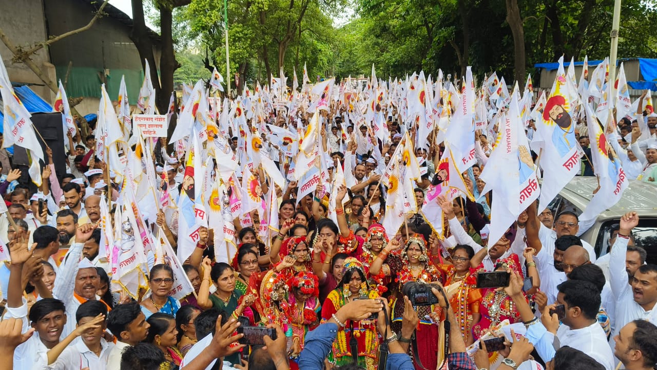 Today banzara community staged protest in Thane