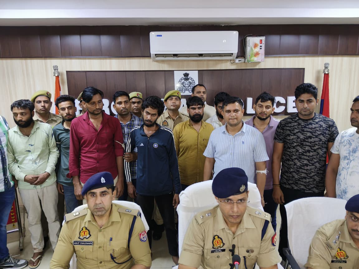 खुलासा करते एसएसपी सौरभ दीक्षित