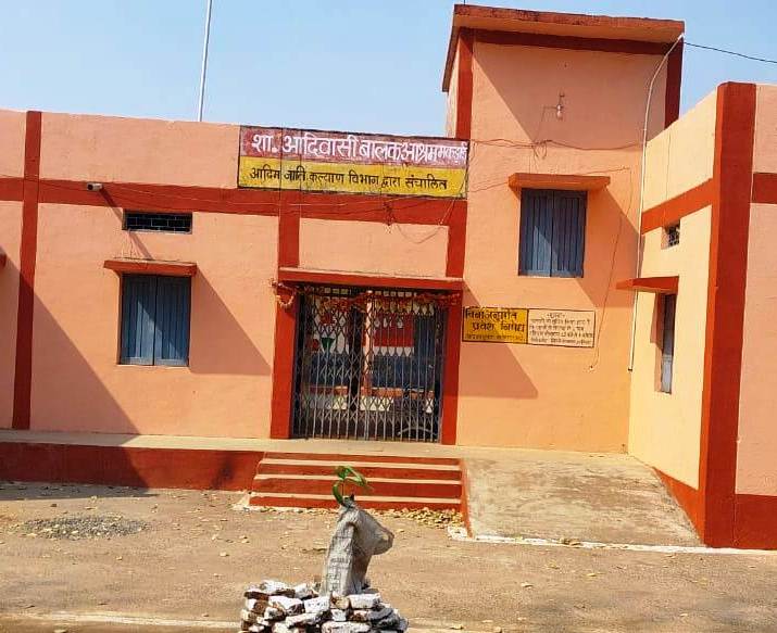 छात्रावास के कर्मचारियों को 3 माह से नहीं मिला मानदेय