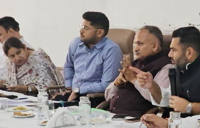 सोनीपत: नगर निगम की बैठक में विध्याायक निखिल मदान, मेयर राजीव जैन
