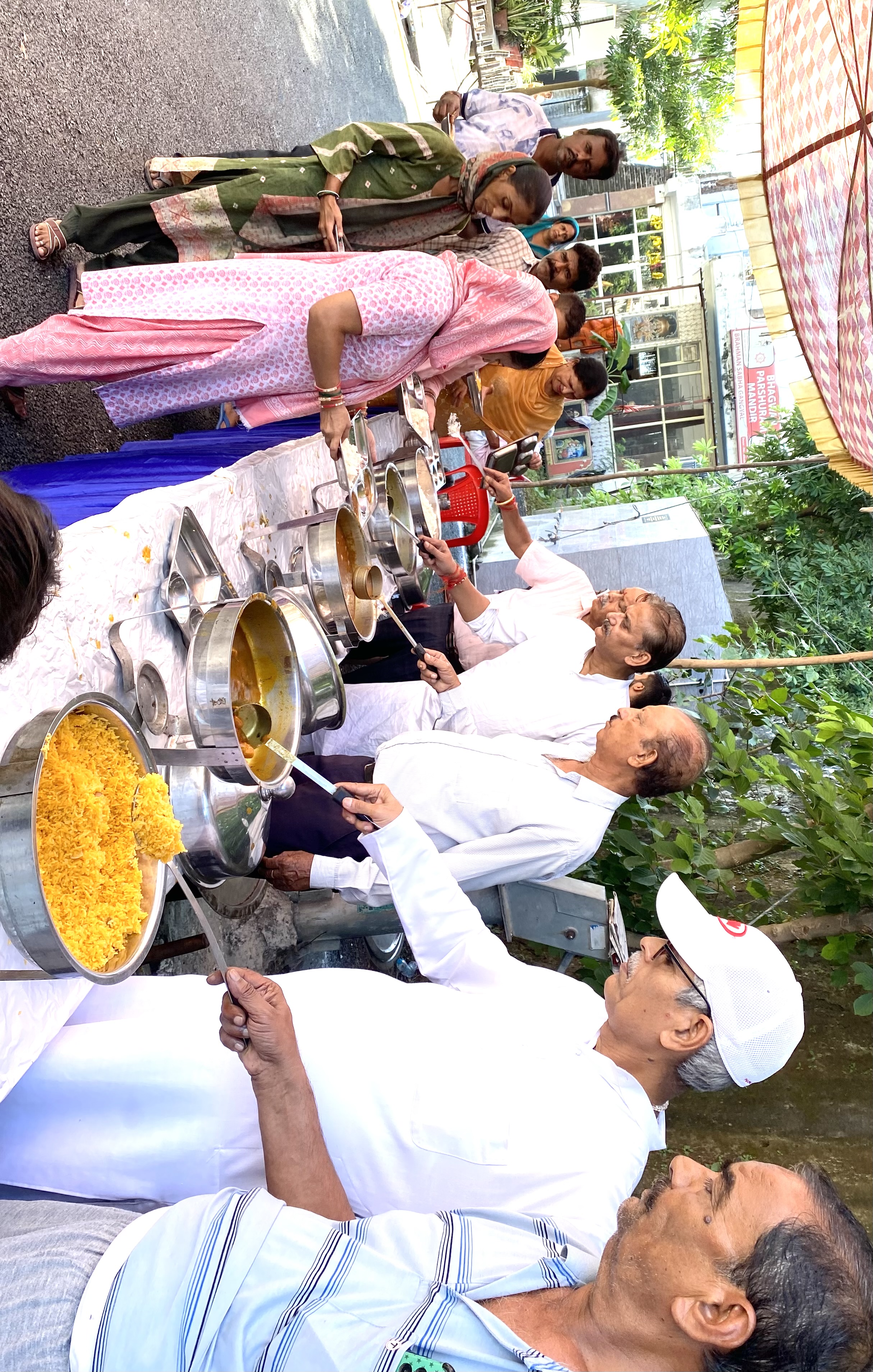 भगवान परशुराम मंदिर में हुआ भव्य भंडारा व सत्संग भगवान परशुराम मंदिर में हुआ भव्य भंडारा व सत्संग