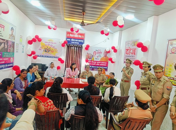 मिशन शक्ति 05 के तहत बैठक करते पदाधिकारी