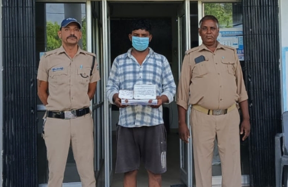 गिरफ्तार ड्रग तस्कर