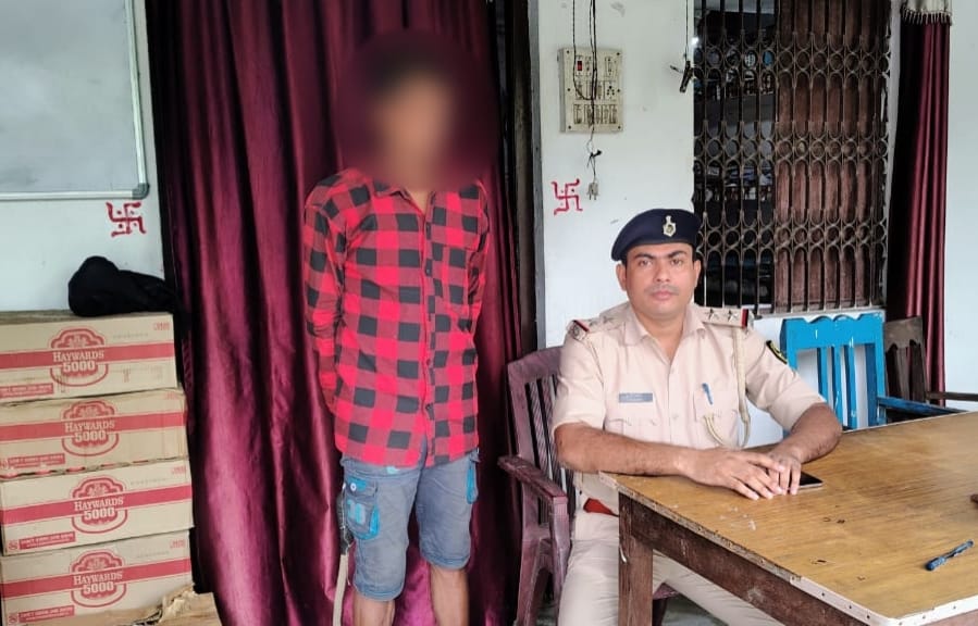 पुलिस के गिरफ्त में तस्कर