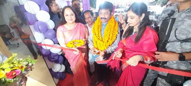 उद्घाटन करते मंत्री नन्दी