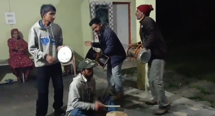 सिरमौर जिले के गिरिपार क्षेत्र में आज भी प्राचीन काल से चली आ रही लोक परंपरा