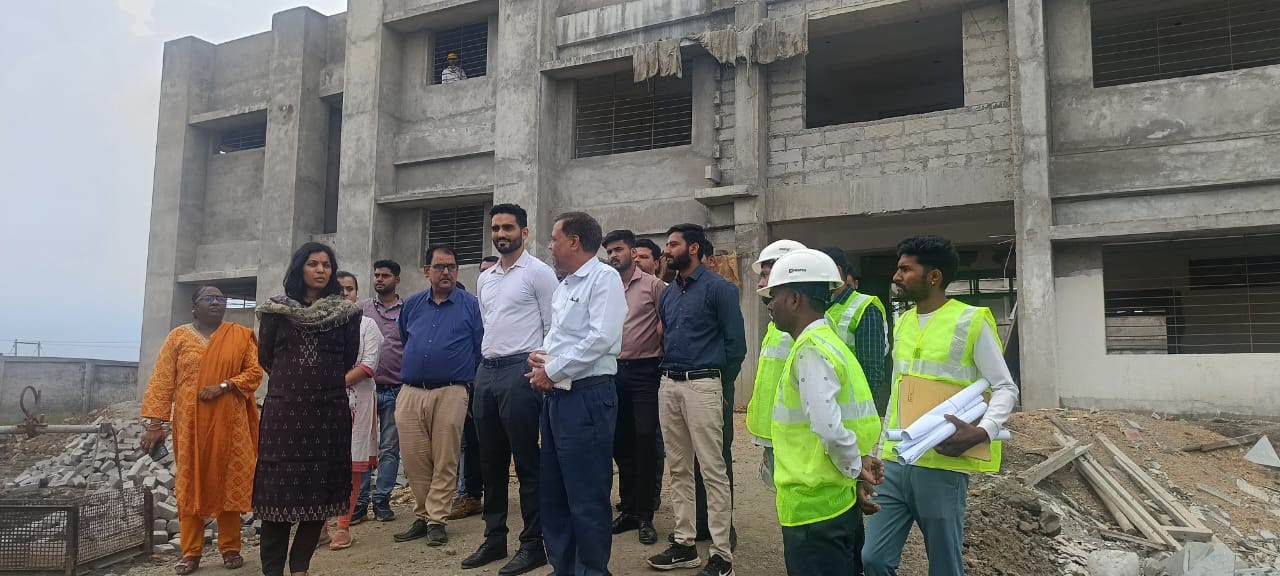Seoni: The campus under construction is very important for safe and quality education of girls – Collector