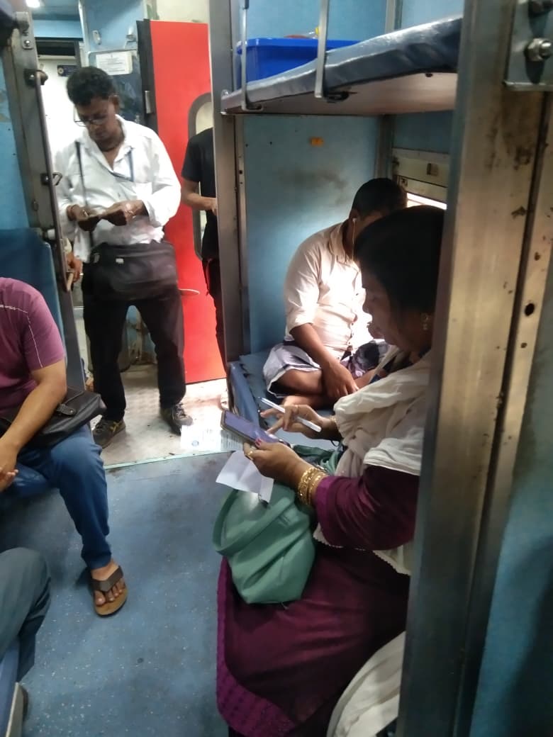 खड़गपुर मंडल में विशेष टिकट जांच अभियान