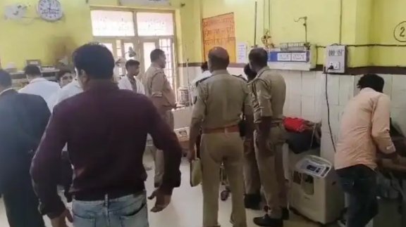 जिला अस्पताल में भर्ती महिला