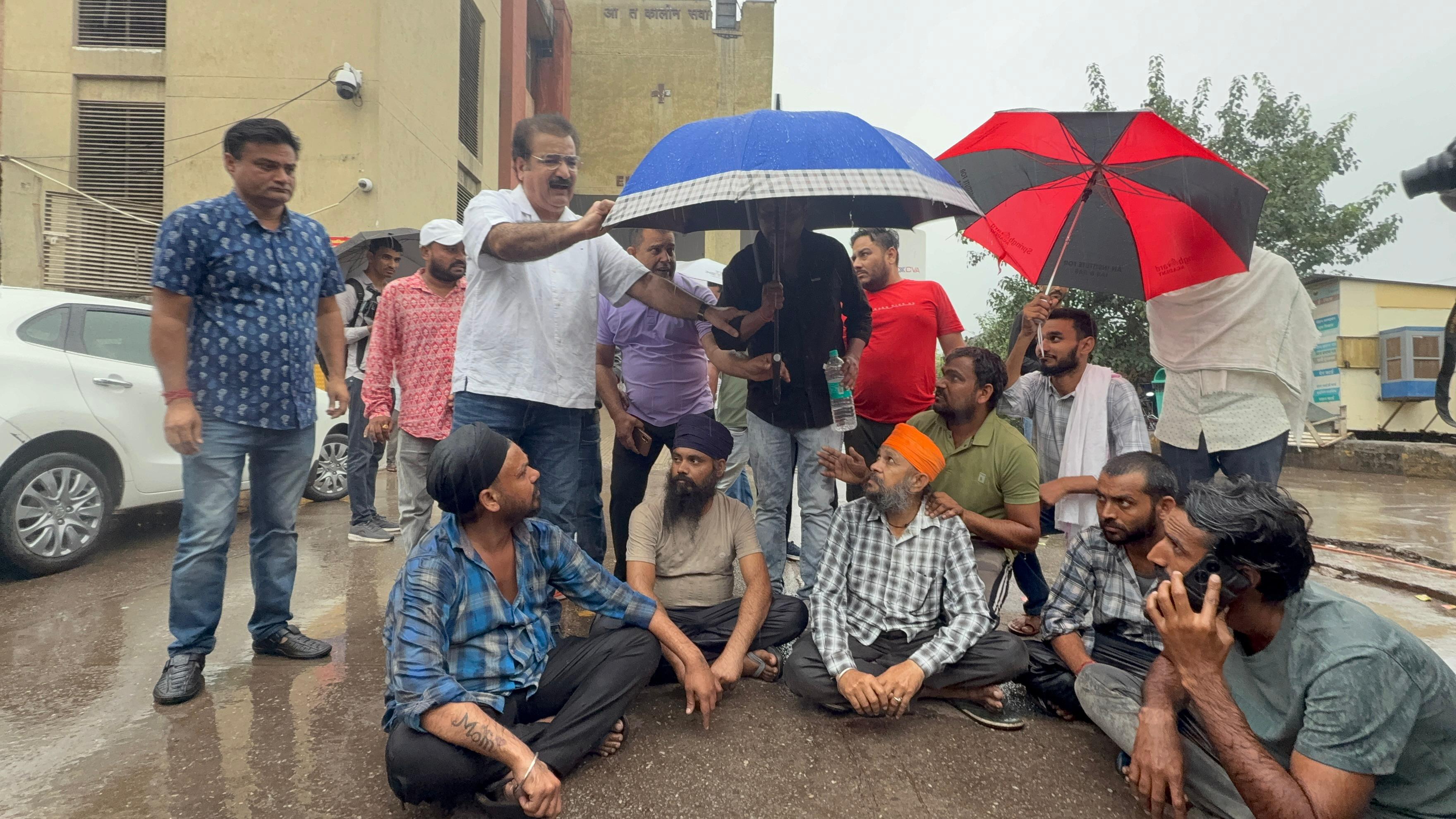 एसएमएस में आग लगने से हुई आठ मौतों के लिए भाजपा सरकार जिम्मेदार,मृतकों के परिवारों को एक करोड़ मुआवजा दे सरकार: खाचरियावास