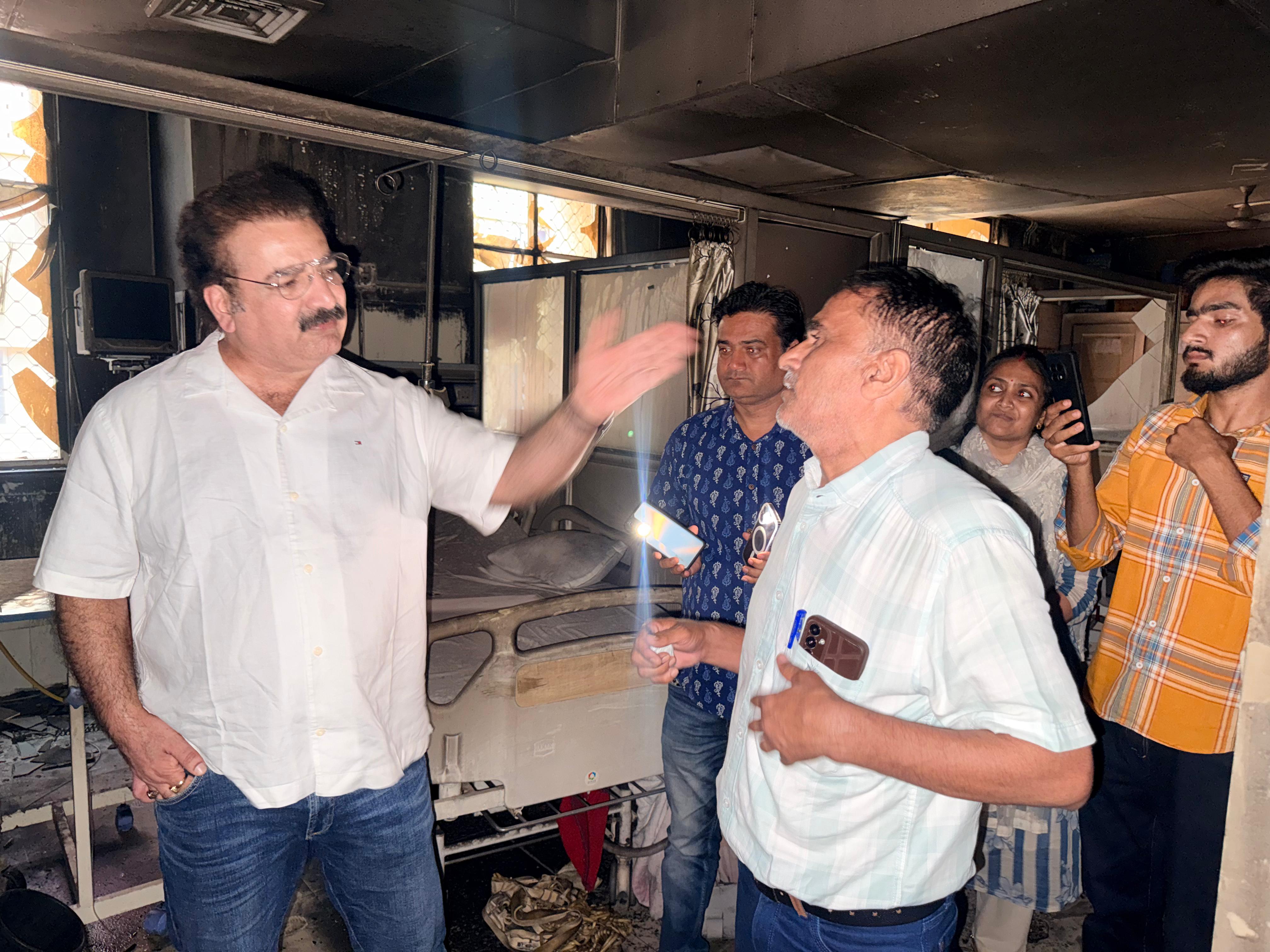 एसएमएस में आग लगने से हुई आठ मौतों के लिए भाजपा सरकार जिम्मेदार,मृतकों के परिवारों को एक करोड़ मुआवजा दे सरकार: खाचरियावास