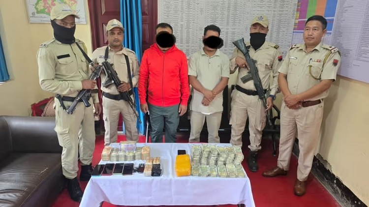 मणिपुर में 2 किलो डब्ल्यूवाई टैबलेट  के साथ गिरफ्तार दो तस्करों की तस्वीर