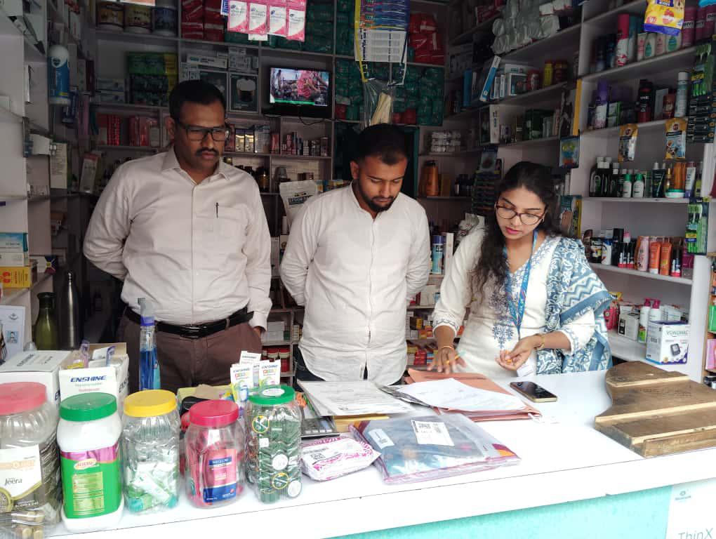 मेडिकल स्टोर का निरीक्षण
