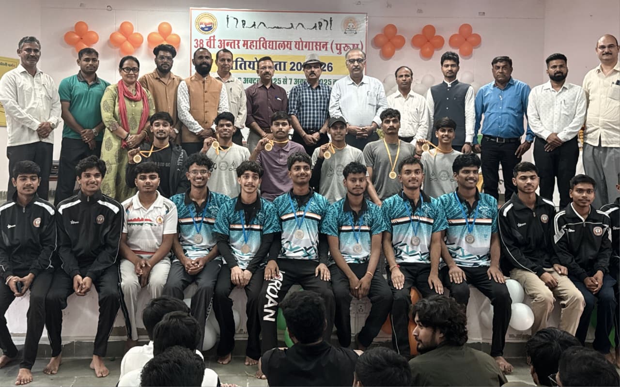 महर्षि दयानंद सरस्वती विश्वविद्यालय टीम योगासन विजेता