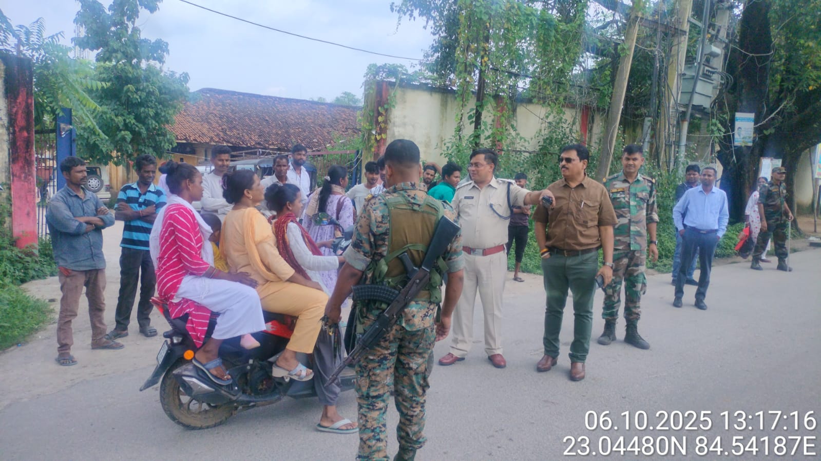 वाहन चेकिंग अभियान में जुटी गुमला पुलिस वाहन चेकिंग अभियान में जुटी गुमला पुलिस