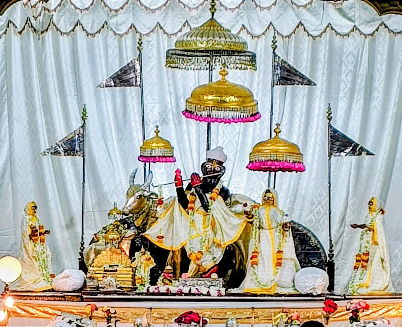 पवित्र कार्तिक माह शुरू:गोविंद देवजी मंदिर में महिलाओं ने किया दीपदान