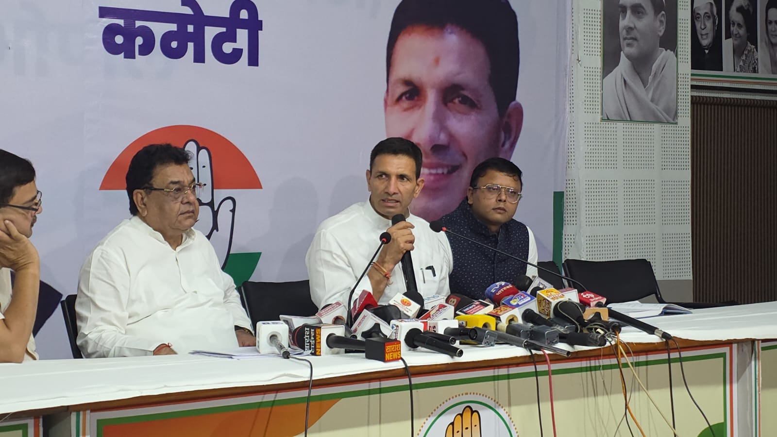 छिंदवाड़ा सिरप कांड को लेकर जीतू पटवारी ने सरकार पर उठाए सवाल छिंदवाड़ा सिरप कांड को लेकर जीतू पटवारी ने सरकार पर उठाए सवाल