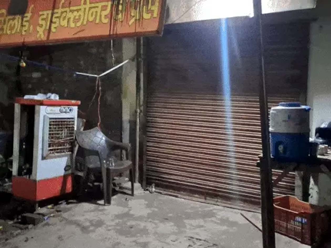 राजेश की दुकान, जहां वारदात हुई।