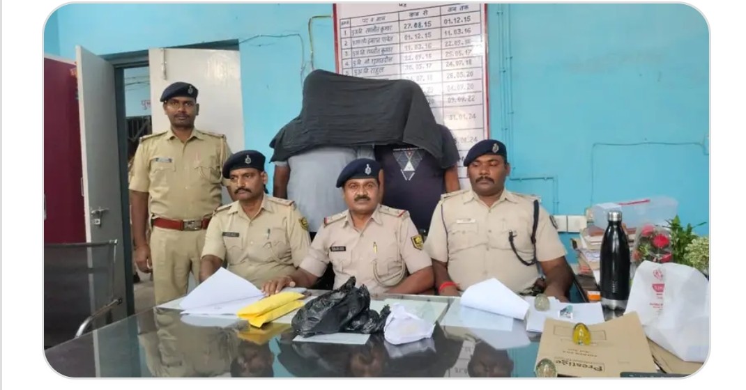 पुलिस गिरफ्त में आरोपी