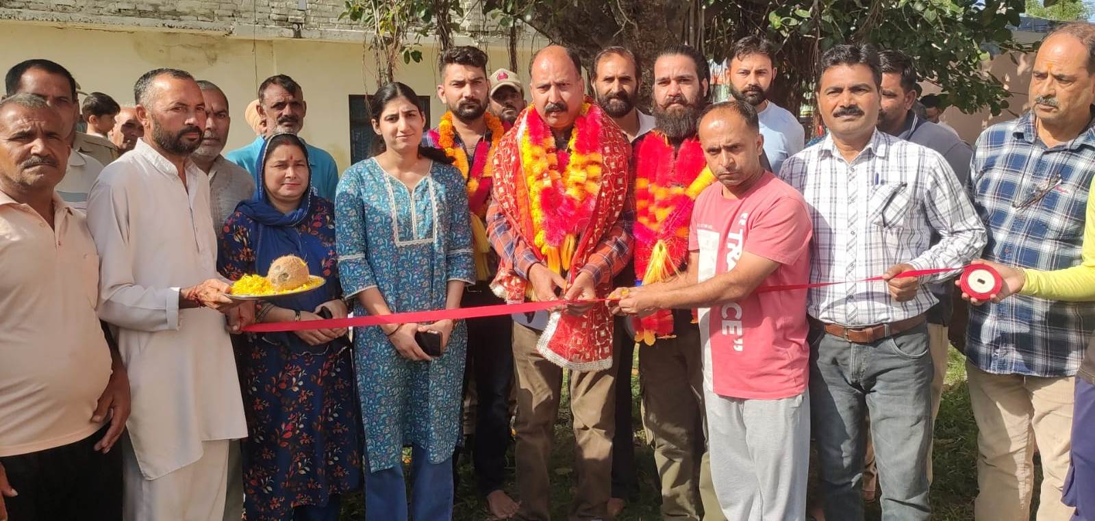 विधायक राजीव भगत ने सेहोरा-बी में 16 लाख रुपये के विकास कार्यों का किया शुभारंभ