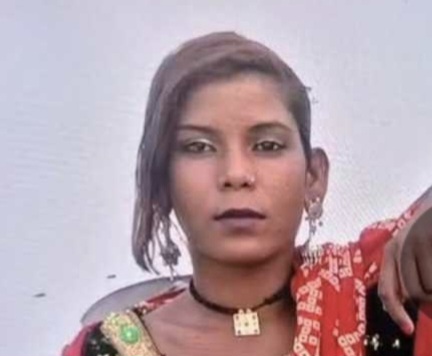 वाहन से कुचल कर दो महिलाओं की मौत, अनेक घायल
