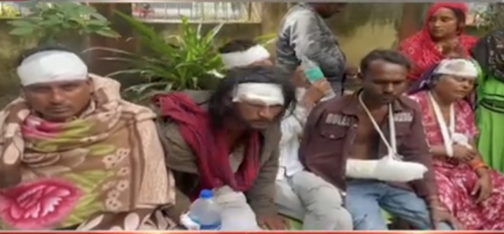 वाहन से कुचल कर दो महिलाओं की मौत, अनेक घायल