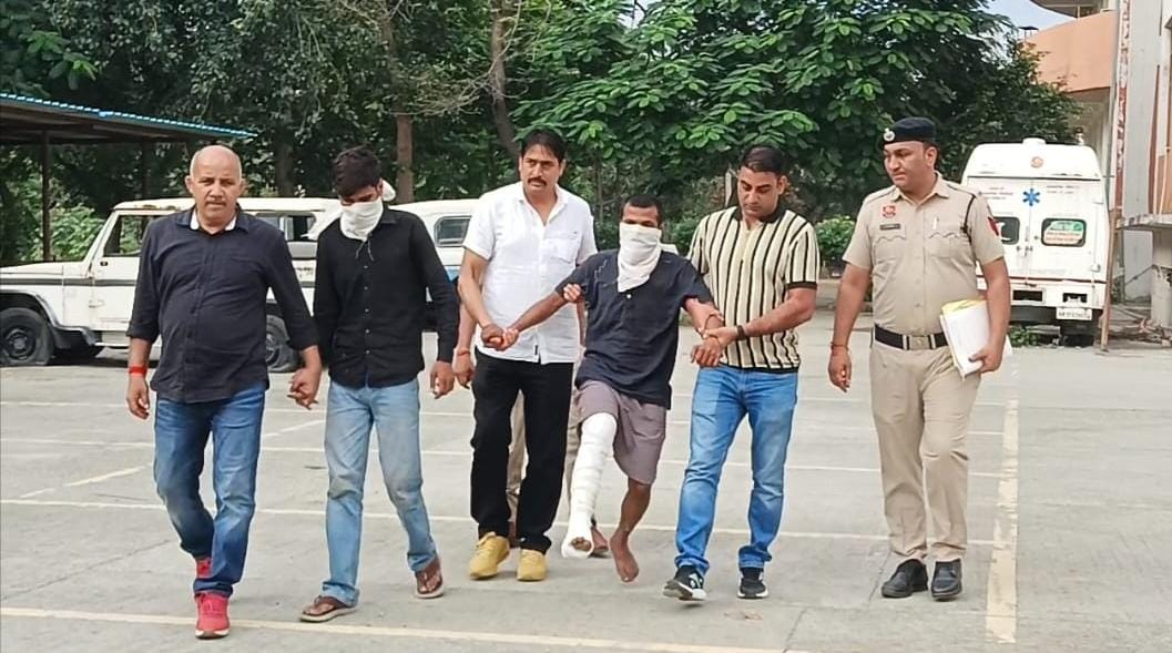 पुलिस हिरासत में चोरी के आरोपी
