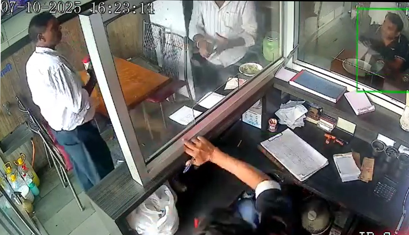 होटल में दिनदहाड़े चार राउंड फायरिंग बाल बाल बचा मलिक
