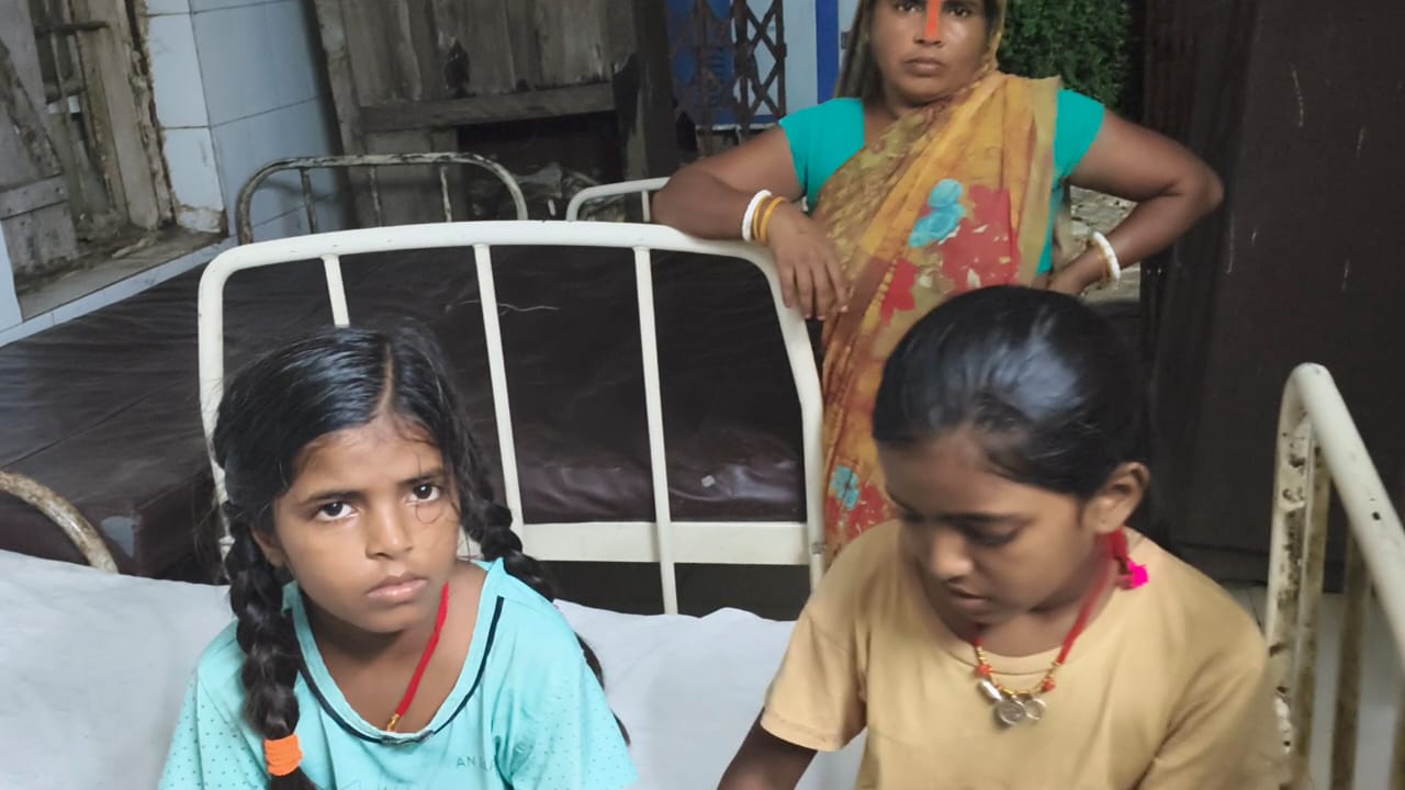 अस्पताल में घायल