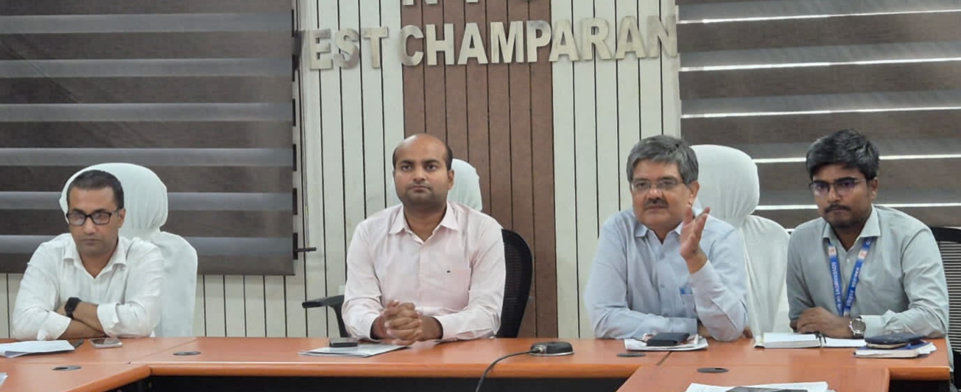 आदर्श आचार संहिता लागू होने के बाद राजनीतिक दलों के प्रतिनिधियों के साथ बैठक आदर्श आचार संहिता लागू होने के बाद राजनीतिक दलों के प्रतिनिधियों के साथ बैठक
