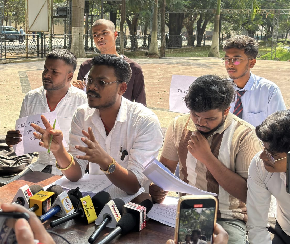 प्रेस वार्ता में बबलू सहित अन्‍य