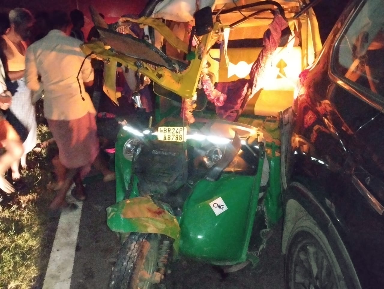 दुर्घटना ग्रस्त टेम्पू