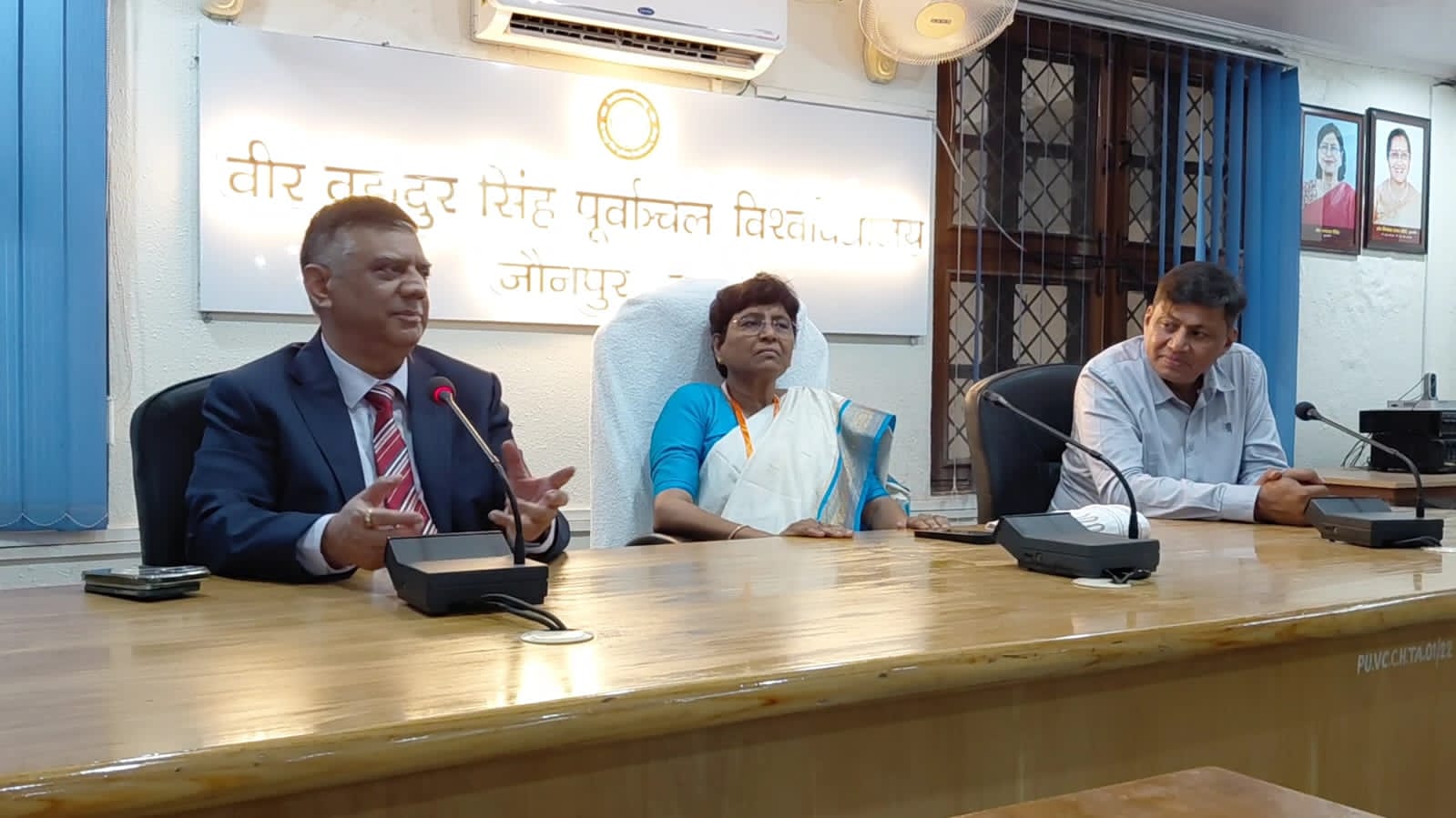 बैठक में जियो इंफोकॉम लिमिटेड, मुंबई के प्रेसिडेंट (डिवाइस एंड सेल्स) सुनील दत्त मुख्य अतिथि के रूप में