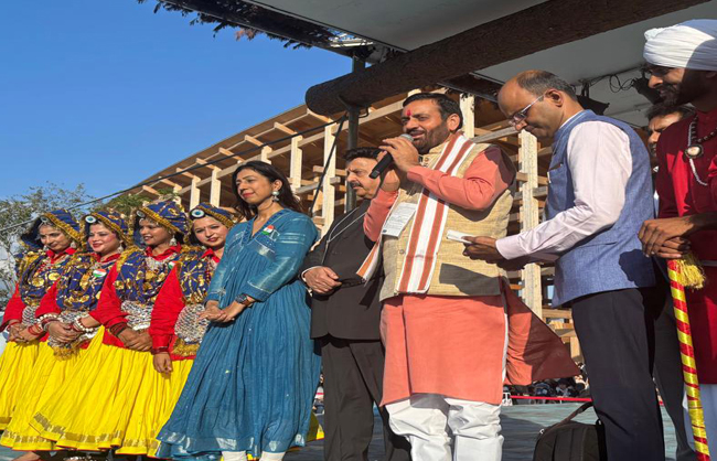 हरियाणा के मुख्यमंत्री नायब सैनी वर्ल्ड एक्सपाे में हरियाणा पवेलियन का उदघाटन करते हुए