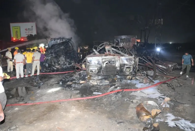 एलपीजी सिलेंडर ब्लास्ट मामला:टैंकर का चालक जिंदा जला, जबकि कुछ लोग घायल