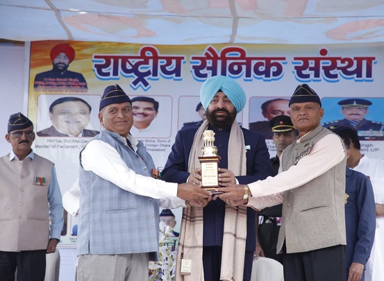 उत्तराखंड के राज्यपाल लेफ्टिनेंट जनरल गुरमीत सिंह (से.नि.) गाजियाबाद में “शहीद सम्मान समारोह” में।
