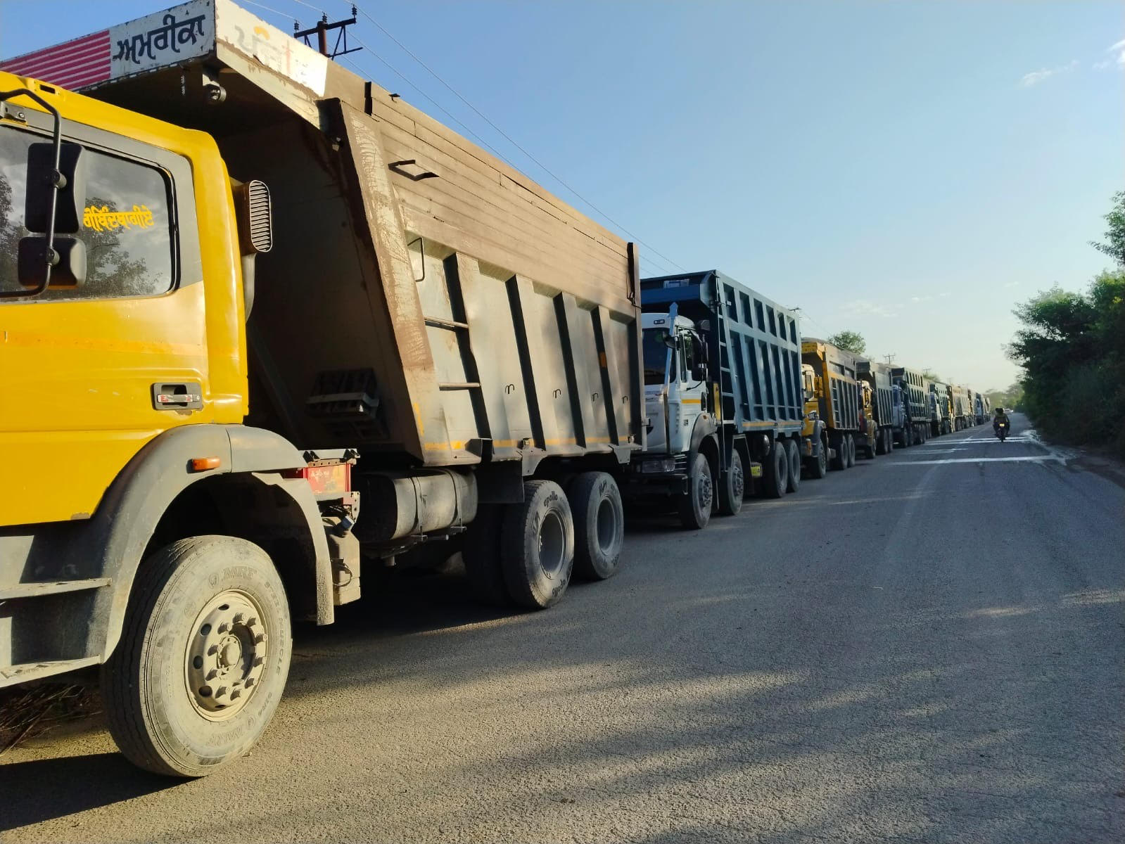 Major action by Kathua Mining Department, more than half a dozen vehicles seized