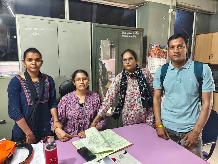 सहकारी भंडार की प्रशासक पंद्रह हजार की रिश्वत लेते गिरफ्तार